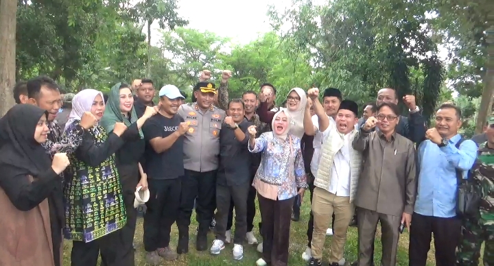 Temui Pendemo,Ketua DPRD Zilawati Puji Aksi Damai Dari Berantam