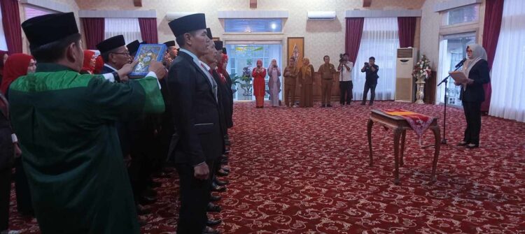 Bupati Hj Dillah Hikmah Sari Lantik 39 Pejabat