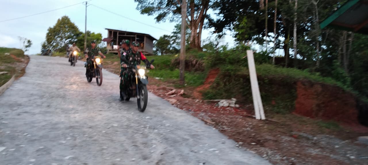 Aksi Nyata di Lapangan: Pangdam XXIV/MT Mayjen TNI Lucky Avianto Tinjau Langsung Jalan TMMD di Kampung Waropko