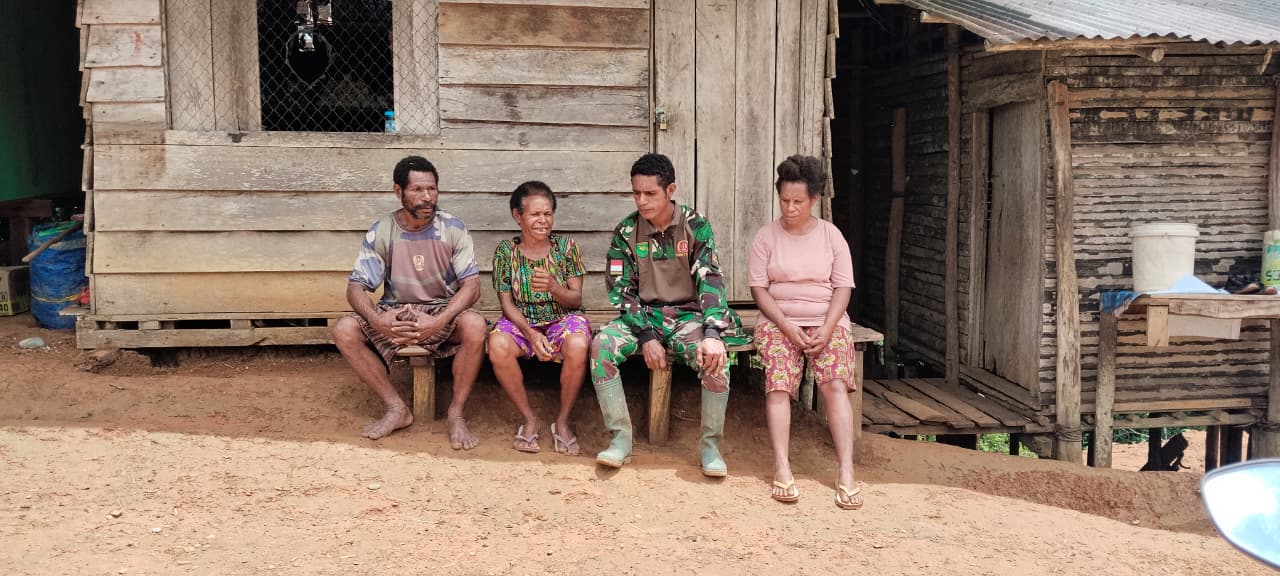 Jelang Kembali ke Satuan, Satgas TMMD Kodim 1711/BVD Gelar Komsos dengan Warga Penerima Bantuan di Boven Digoel