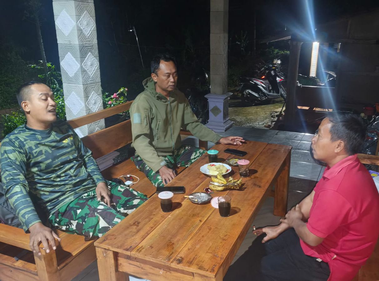 Hangatkan Malam, Satgas TMMD 127 Kodim 0728/Wonogiri Anjangsana ke Rumah Warga  ‎