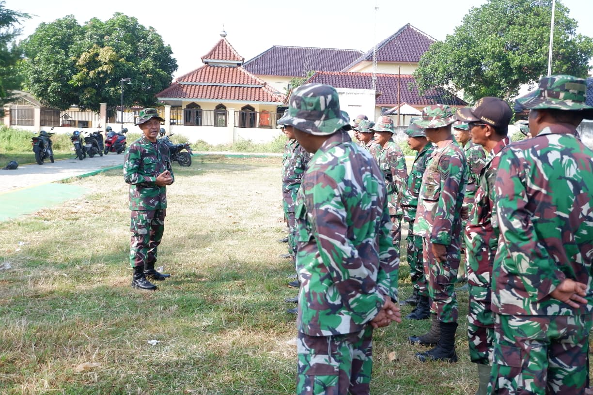 Sinergi TNI dan Masyarakat: Karya Bakti Pembersihan Lapangan Watu Gajah Jadi Awal Pelaksanaan TMMD ke-128 Tuban